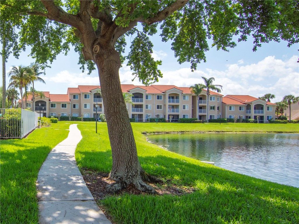 1550 S 42nd Circle 210, Vero Beach, FL 32967