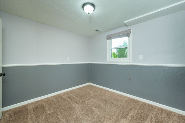 428 N Pleasant Hill Boulevard, Pleasant Hill, IA 50327