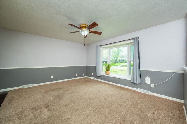 428 N Pleasant Hill Boulevard, Pleasant Hill, IA 50327
