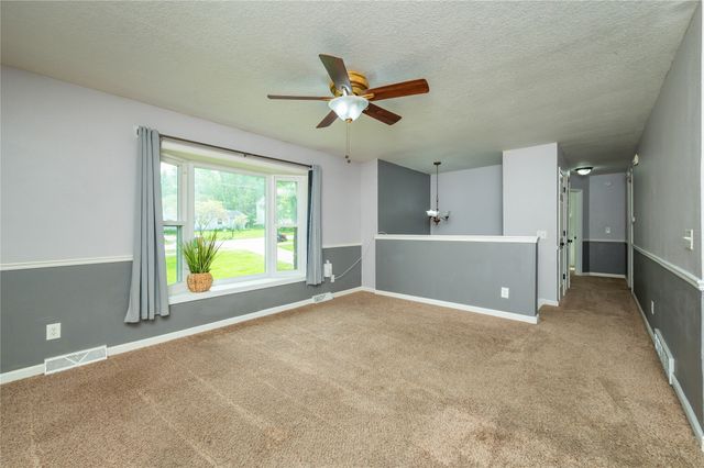 428 N Pleasant Hill Boulevard, Pleasant Hill, IA 50327