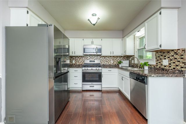 428 N Pleasant Hill Boulevard, Pleasant Hill, IA 50327