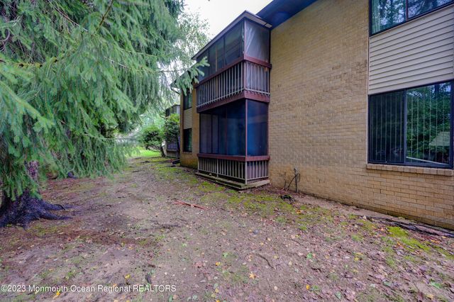 58 Amberly Drive A, Manalapan, NJ 07726