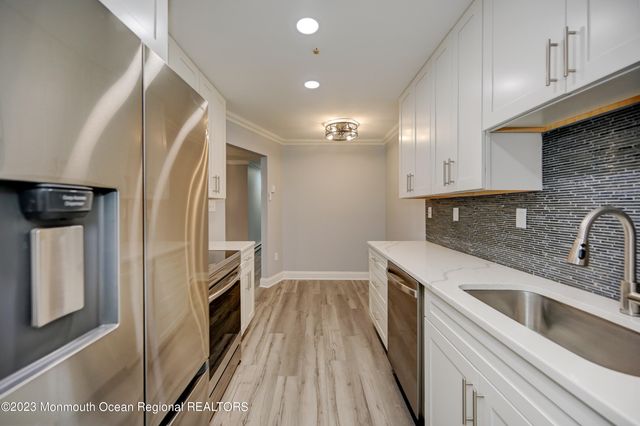 58 Amberly Drive A, Manalapan, NJ 07726