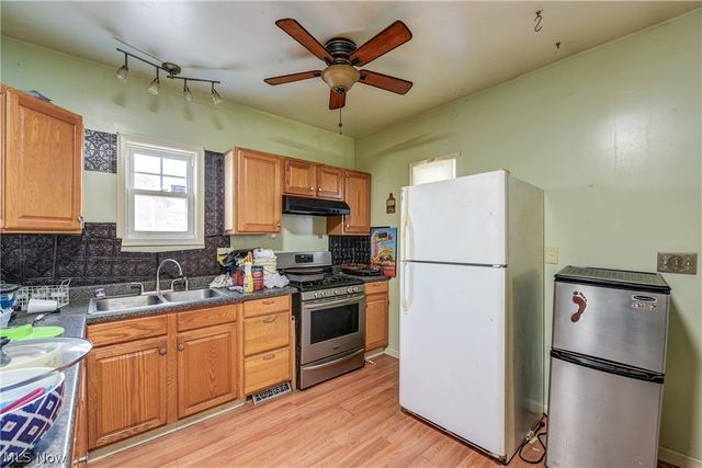 3219 W 43rd Street, Cleveland, OH 44109