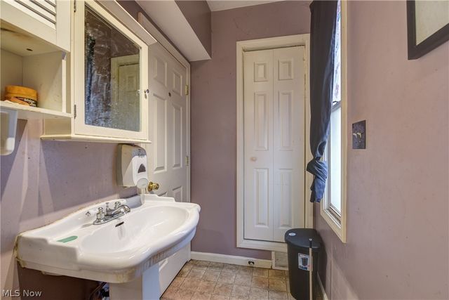 3219 W 43rd Street, Cleveland, OH 44109