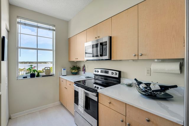 616 Clearwater Park Road 513, West Palm Beach, FL 33401