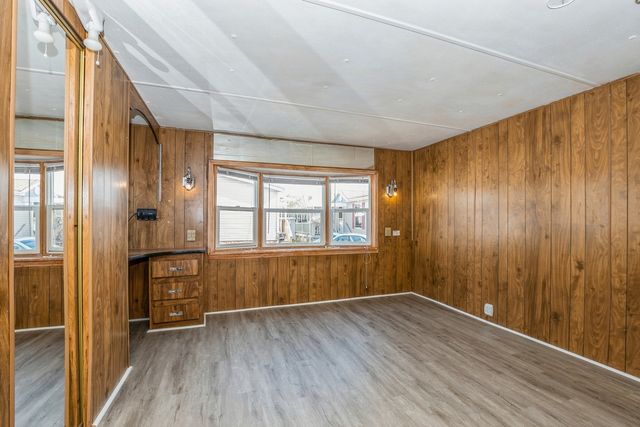 26 Maple Street, Countryside, IL 60525