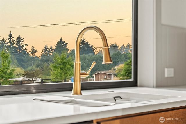 12107 Mundy Loss Road E, Buckley, WA 98321