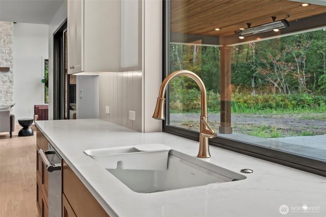 12107 Mundy Loss Road E, Buckley, WA 98321