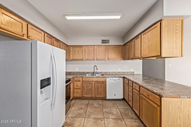 6124 W OREGON Avenue, Glendale, AZ 85301