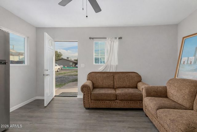 6124 W OREGON Avenue, Glendale, AZ 85301