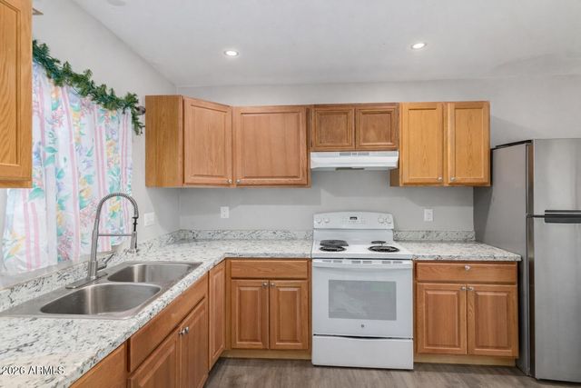 6124 W OREGON Avenue, Glendale, AZ 85301