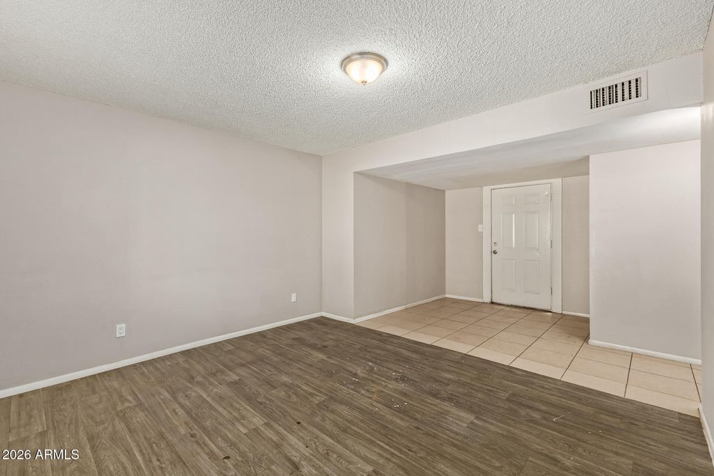 6124 W OREGON Avenue, Glendale, AZ 85301 — photo 2