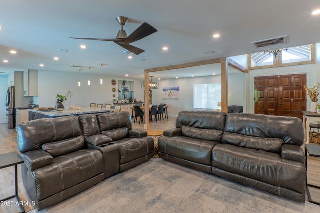 6448 E VOLTAIRE Avenue, Scottsdale, AZ 85254