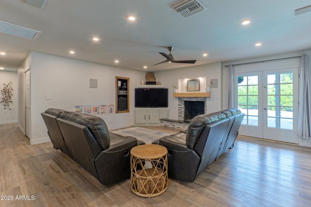 6448 E VOLTAIRE Avenue, Scottsdale, AZ 85254