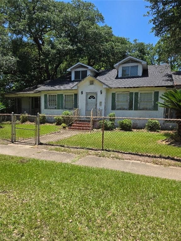 617 Oak Avenue, Mobile, AL 36610 — exterior