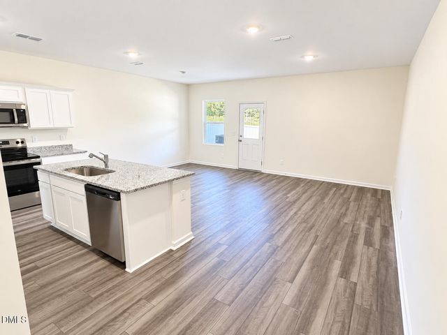 705 Summer Wheat Lane, Mebane, NC 27302