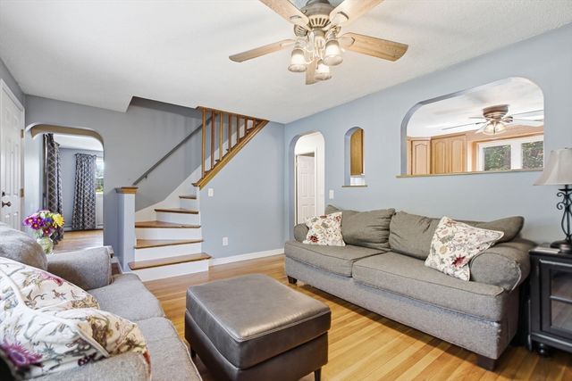 6 Locke Road, Billerica, MA 01821