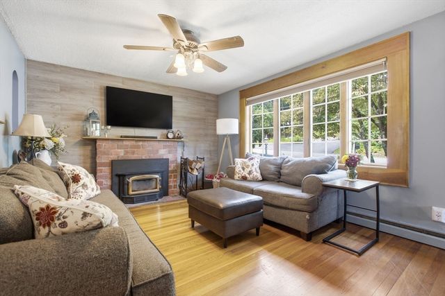 6 Locke Road, Billerica, MA 01821