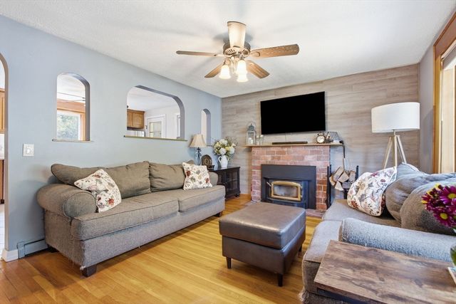 6 Locke Road, Billerica, MA 01821