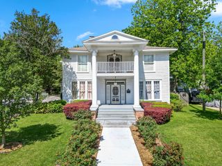 218 N Texas Street, Pittsburg, TX 75686