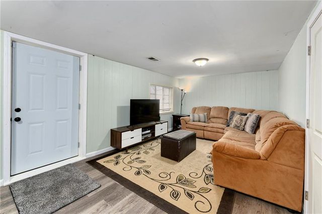 6411 Harvard Avenue, Raytown, MO 64133