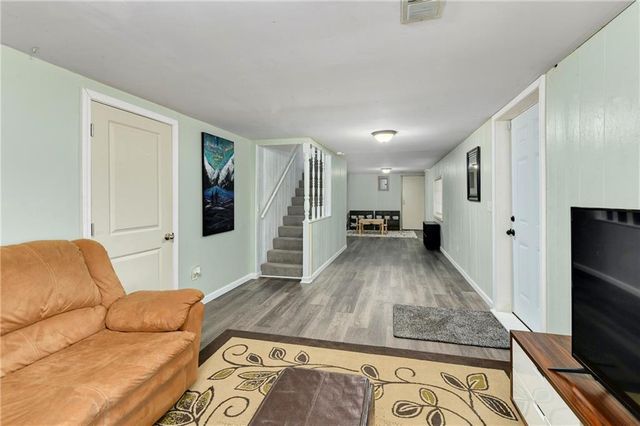 6411 Harvard Avenue, Raytown, MO 64133