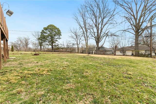 6411 Harvard Avenue, Raytown, MO 64133