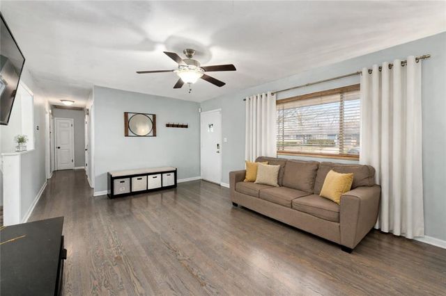 6411 Harvard Avenue, Raytown, MO 64133