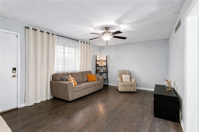 6411 Harvard Avenue, Raytown, MO 64133