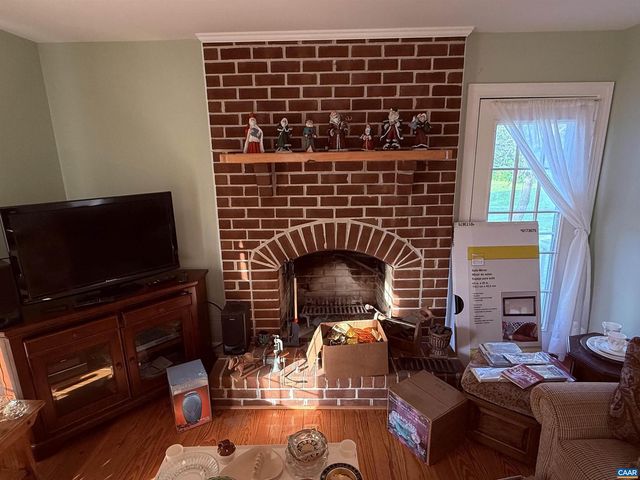 5051 SHANNON HILL RD, Kents Store, VA 23084