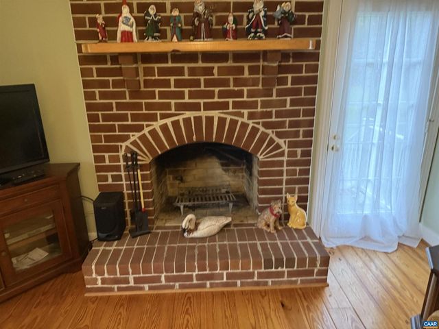 5051 SHANNON HILL RD, Kents Store, VA 23084