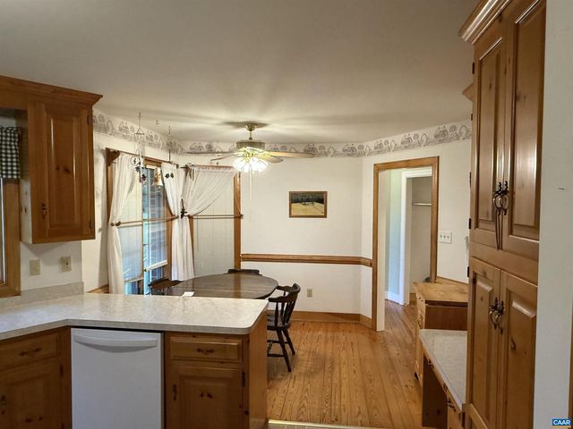 5051 SHANNON HILL RD, Kents Store, VA 23084