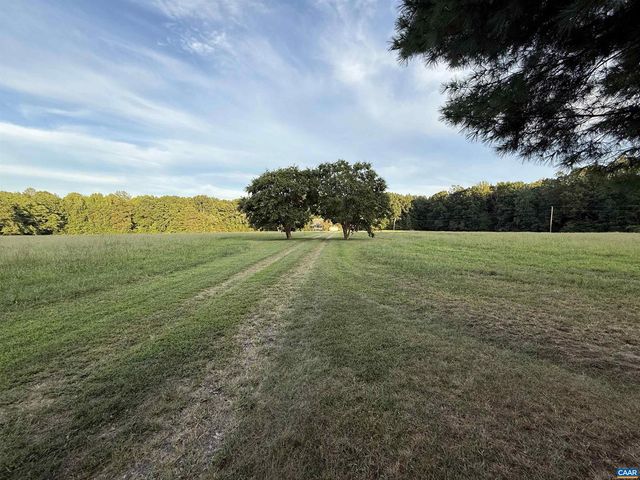 5051 SHANNON HILL RD, Kents Store, VA 23084