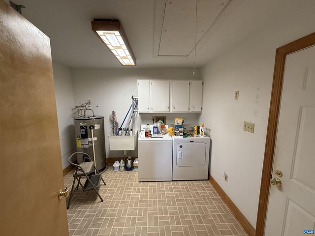 5051 SHANNON HILL RD, Kents Store, VA 23084