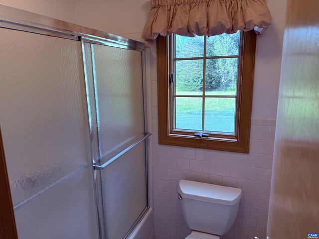 5051 SHANNON HILL RD, Kents Store, VA 23084