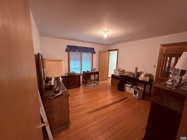 5051 SHANNON HILL RD, Kents Store, VA 23084
