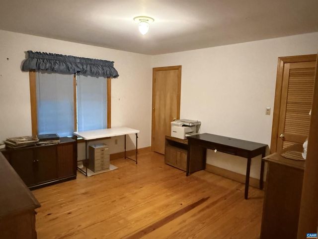 5051 SHANNON HILL RD, Kents Store, VA 23084