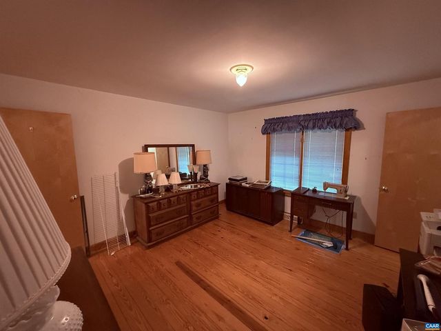 5051 SHANNON HILL RD, Kents Store, VA 23084