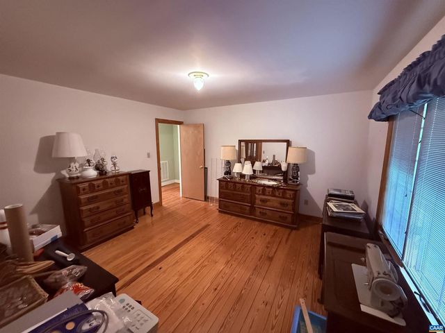 5051 SHANNON HILL RD, Kents Store, VA 23084