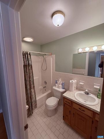 5051 SHANNON HILL RD, Kents Store, VA 23084