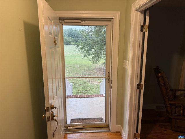5051 SHANNON HILL RD, Kents Store, VA 23084