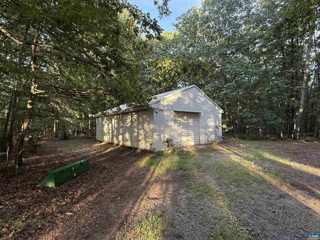 5051 SHANNON HILL RD, Kents Store, VA 23084