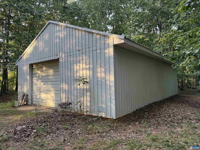 5051 SHANNON HILL RD, Kents Store, VA 23084