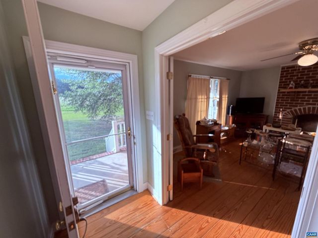 5051 SHANNON HILL RD, Kents Store, VA 23084