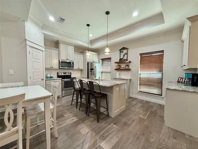 276 Pineburr Street, Vidor, TX 77662