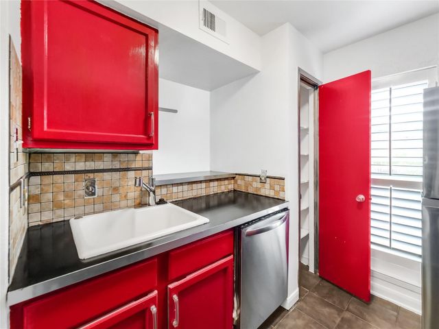 10075 Westpark Drive 9, Houston, TX 77042