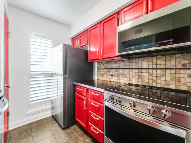 10075 Westpark Drive 9, Houston, TX 77042