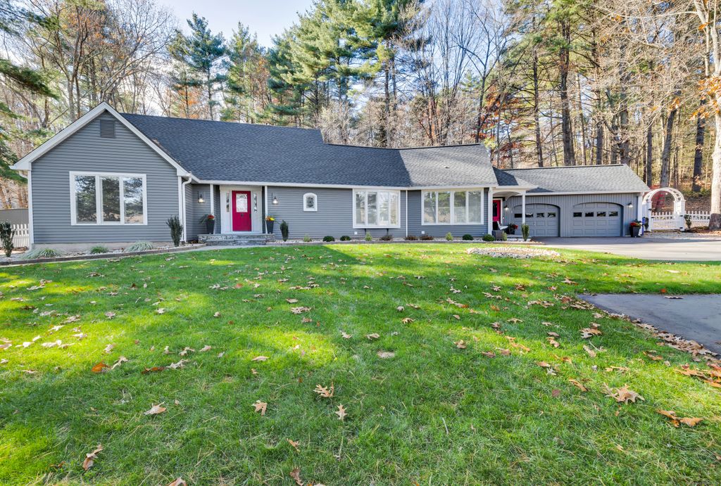 11 Hollister Drive, Avon, CT 06001