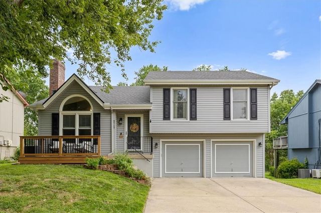 9717 NW 86th Terrace, Kansas City, MO 64153